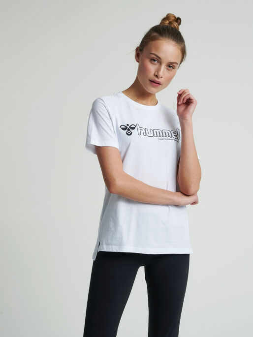hmlZENIA T-SHIRT S/S, WHITE, model