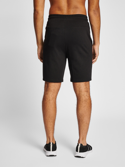hmlICONS REGULAR SHORTS, BLACK, model