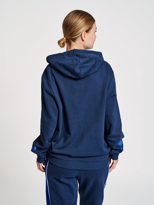 hmlLGC JULIAN HOODIE, 7459, model