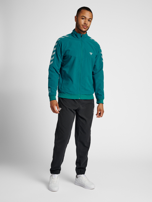 hmlGG12 TRACK JACKET, 7161, model