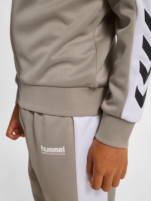 hmlJR COLORBLOCK TRACKSUIT, ROCK RIDGE, model