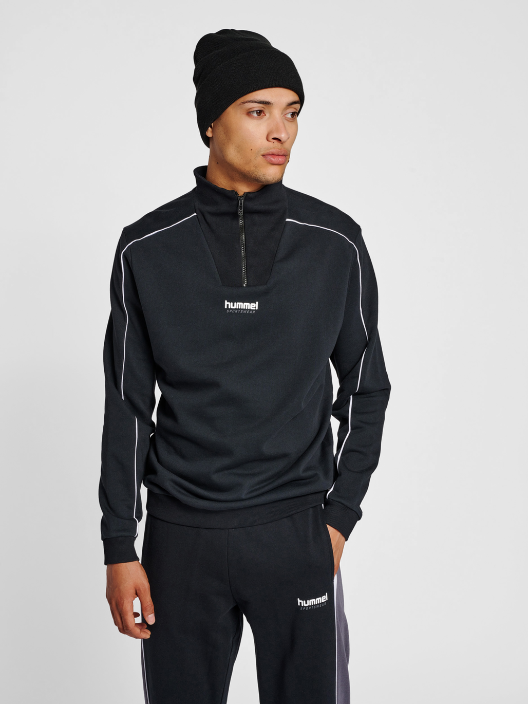 hmlLGC WESLEY HALF ZIP SWEATSHIRT, 2001, model