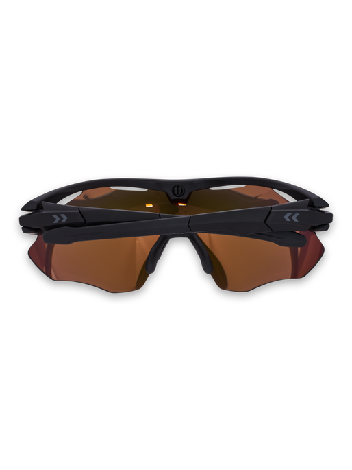 hmlBASE JUMPER, 2001, packshot