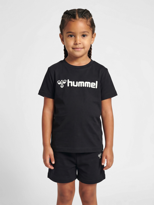 hmlLOGO JERSEY S/S KIDS, BLACK, model