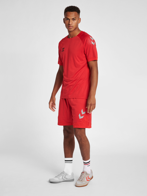 hmlLEAD POLY SHORTS, TRUE RED, model