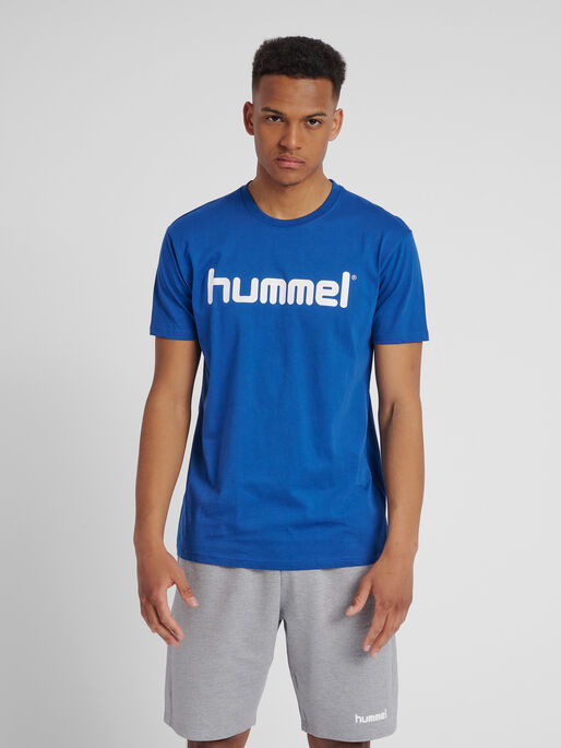 HMLGO COTTON LOGO T-SHIRT S/S, TRUE BLUE, model