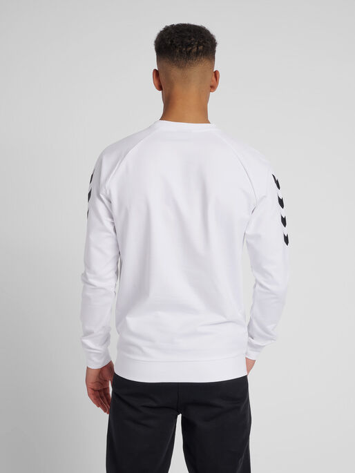 HMLGO COTTON SWEATSHIRT, WHITE, model