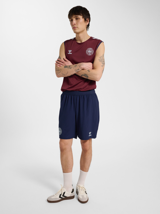 DBU 26 PRO TR WOVEN SHORTS, PEACOAT, model