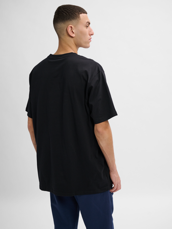 hmlFELIX LOOSE TEE, BLACK, model