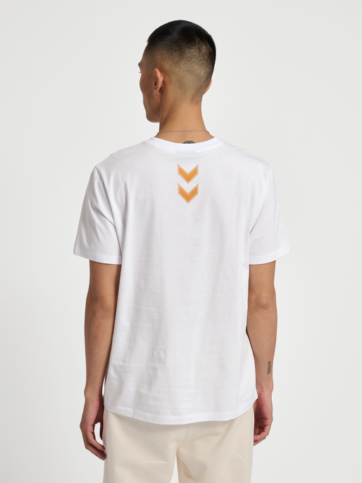 hmlHIVE AIDEN T-SHIRT, 9001, model