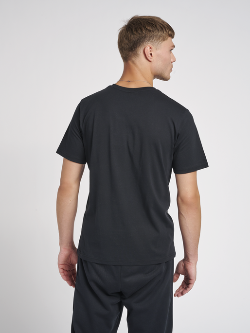 hmlLGC GRAHAM T-SHIRT, 2001, model