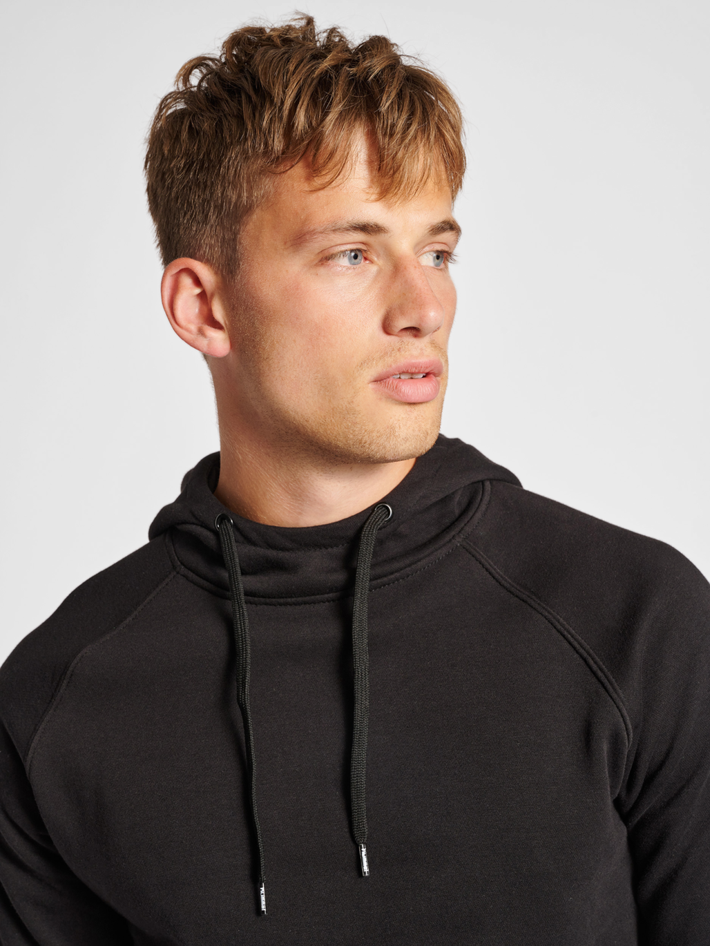 hmlRED CLASSIC HOODIE, BLACK, model