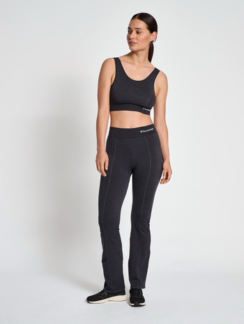 hmlMT IVY SEAMLESS SPORTS TOP, BLACK MELANGE, model