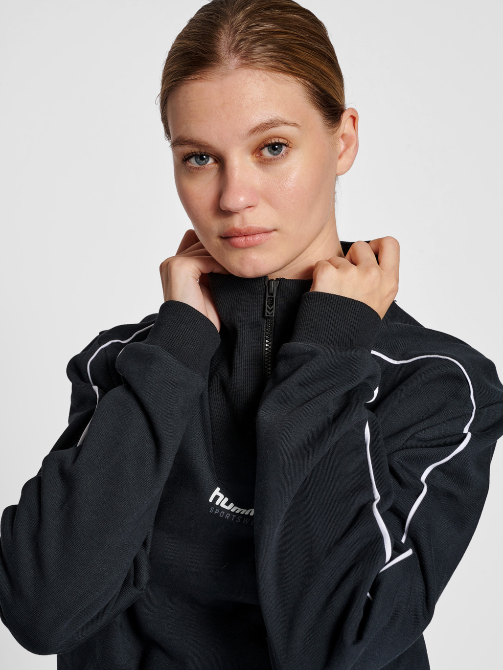hmlLGC WESLEY HALF ZIP SWEATSHIRT, 2001, model