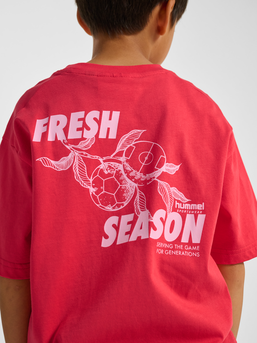 hmlJR LOOSE T-SHIRT S/S STADIUM, HIBISCUS, model