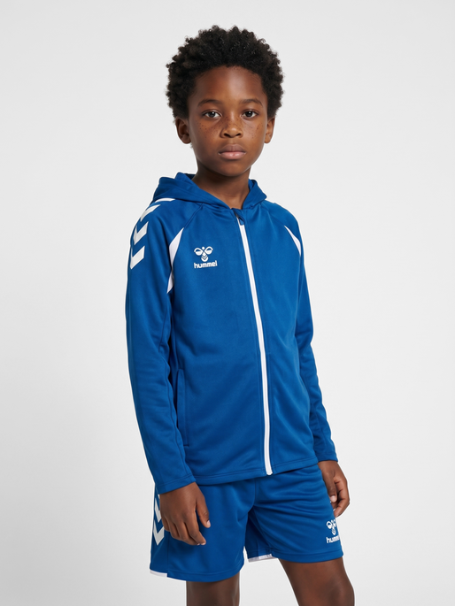 hmlCORE 2.0 ZIP HOODIE KIDS, TRUE BLUE/WHITE, model