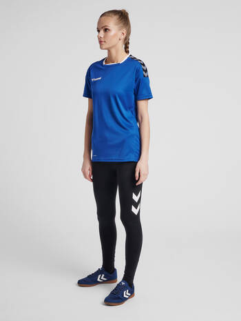 hmlAUTHENTIC POLY JERSEY WOMAN S/S, TRUE BLUE, model