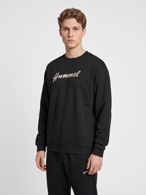 hmlCLUB SWEATSHIRT, BLACK, model