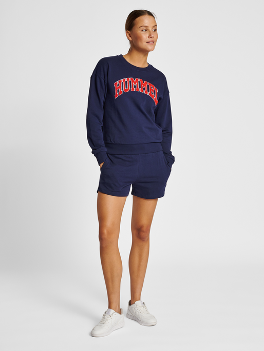 hmlIC BILLIE SWEATSHIRT, 7666, model