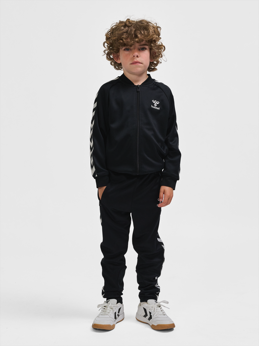 hmlNEWI PANTS, BLACK, model
