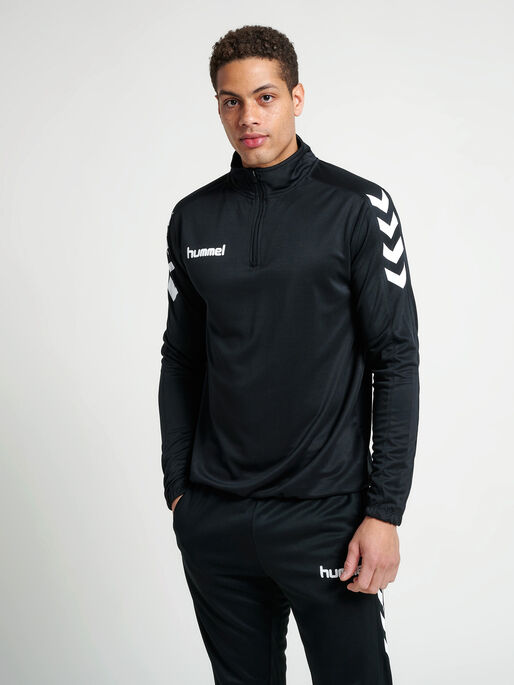 CORE 1/2 ZIP SWEAT, BLACK, model