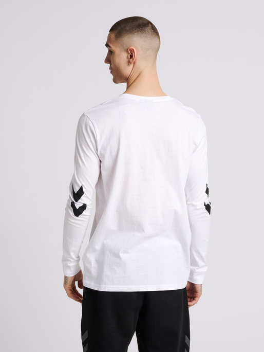 hmlLEGACY T-SHIRT L/S, WHITE, model