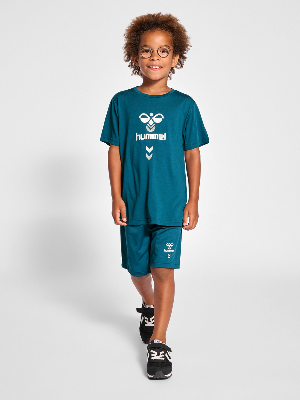 hmlSUPER FOOTBALL SHORTS SET, BLUE CORAL, model
