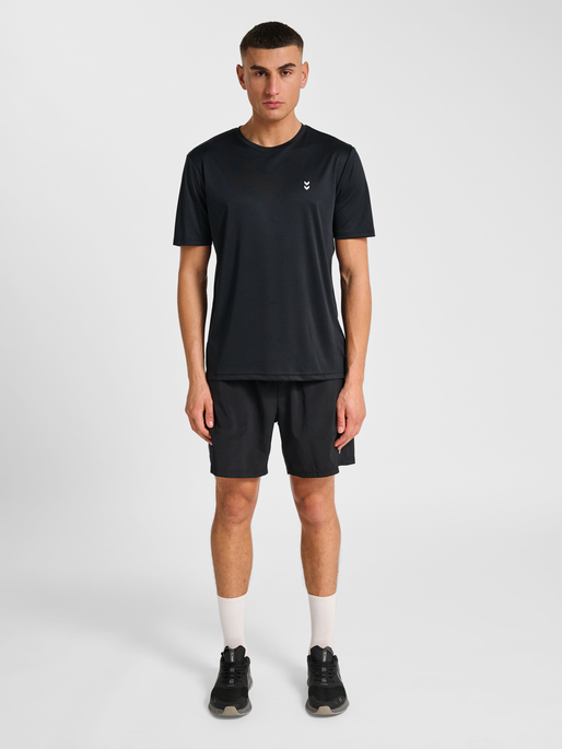 hmlPULSE TRAINING  T-SHIRT S/S, BLACK, model