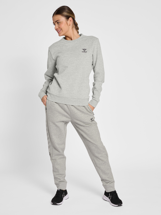 hmlOFFGRID SWEATSHIRT WO, GREY MELANGE, model
