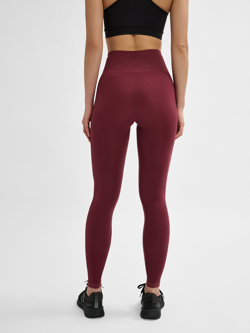 hmlTIF SEAMLESS HIGH WAIST TIGHTS, BITTER CHOCOLATE, model