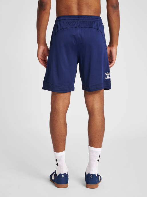 hmlLEAD POLY SHORTS, MARINE, model