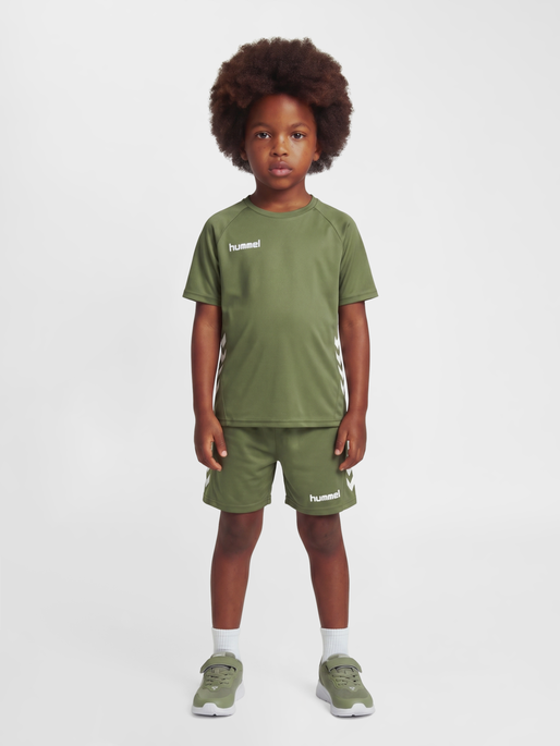 hmlPROMO KIDS SET, OLIVINE, model