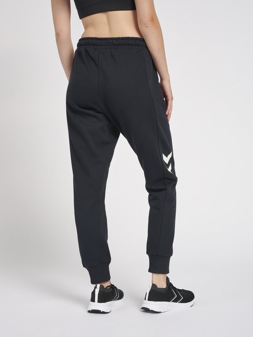 hmlLGC GRAHAM REGULAR PANTS, BLACK, model