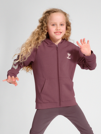 hmlTRECE ZIP HOODIE, ROSE BROWN, model