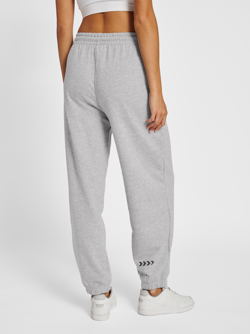 hmlLGC DACIA LOOSE PANTS, 2006, model