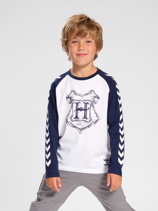 hmlHARRY POTTER T-SHIRT LS, 9001, model