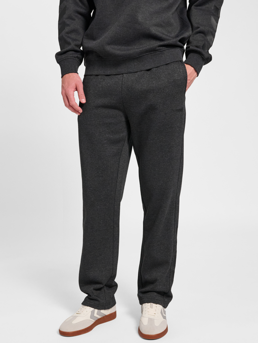 hmlSW CHEVRON ATHLETIC SWEAT PANTS, DARK GREY MELANGE, model