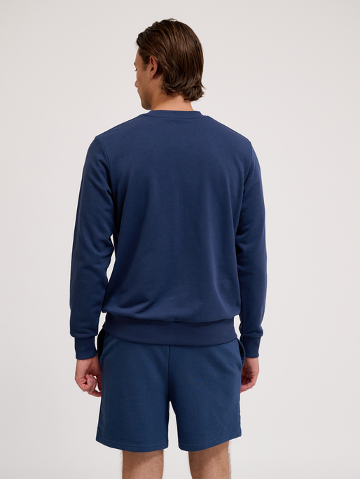 hmlPULSE SWEAT CREWNECK, DRESS BLUES, model