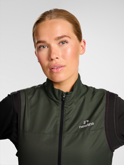 nwlBEAT GILET WOMAN, 1954, model