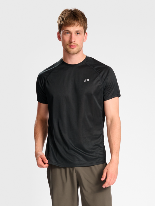 MEN CORE RUNNING T-SHIRT S/S, BLACK, model