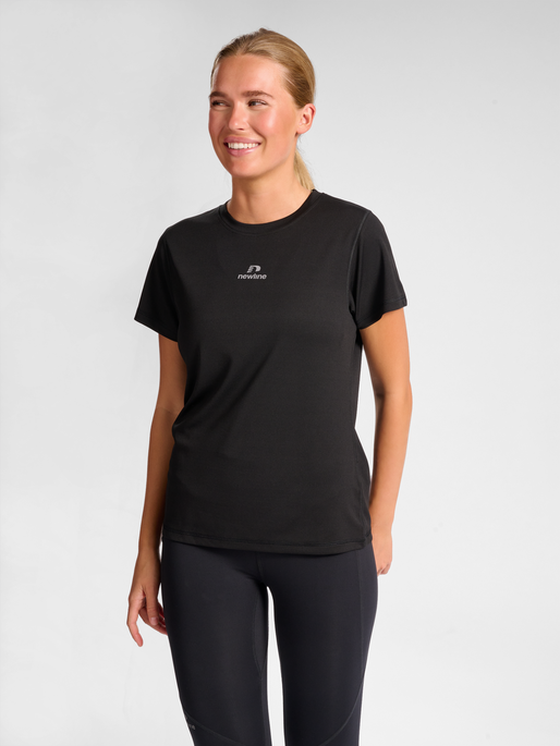 nwlBEAT POLY TEE WOMAN, BLACK, model