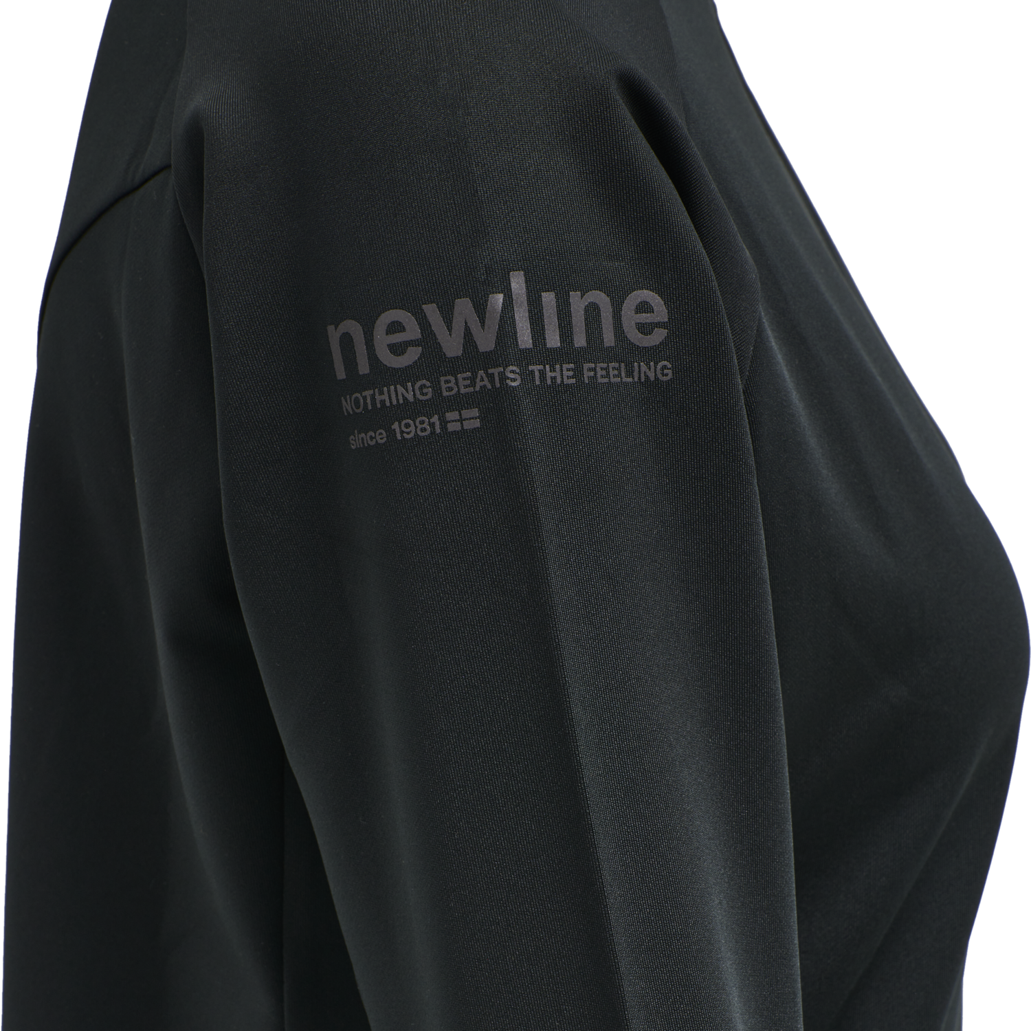 WOMEN 1/2 ZIP SWEAT, 2001, packshot