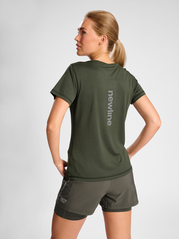 nwlBEAT POLY TEE WOMAN, BELUGA, model