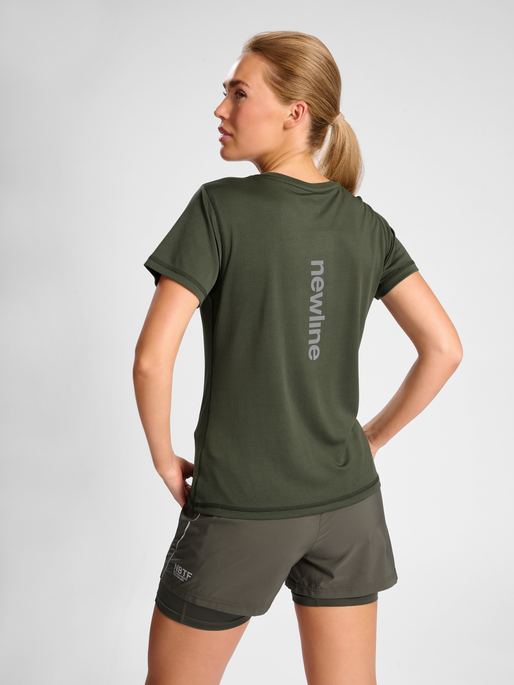 nwlBEAT POLY TEE WOMAN, 1954, model