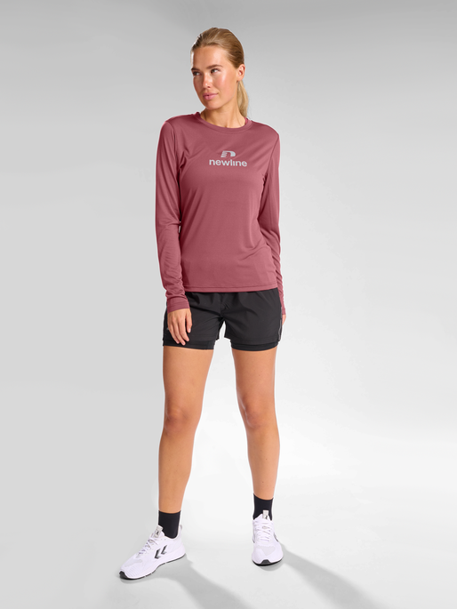 nwlBEAT LS TEE WOMAN, MAROON, model