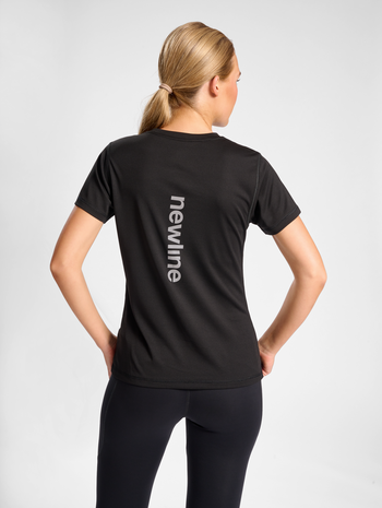 nwlBEAT POLY TEE WOMAN, BLACK, model