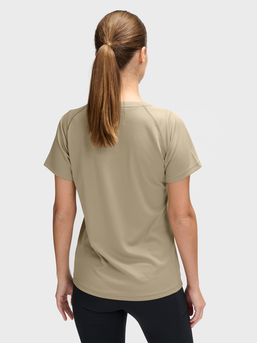 nwlSPEED MESH T-SHIRT W, SILVER SAGE, model