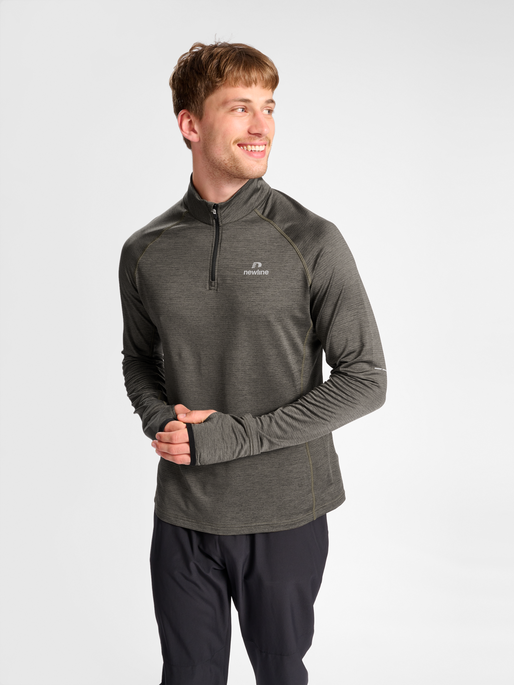 nwlPACE HALF ZIP, BELUGA MELANGE, model