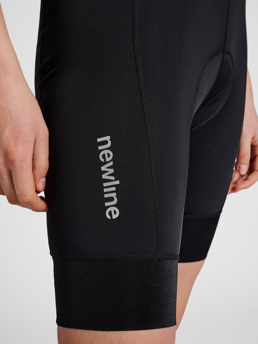 WOMENS CORE BIKE PANEL SHORTS, BLACK, model