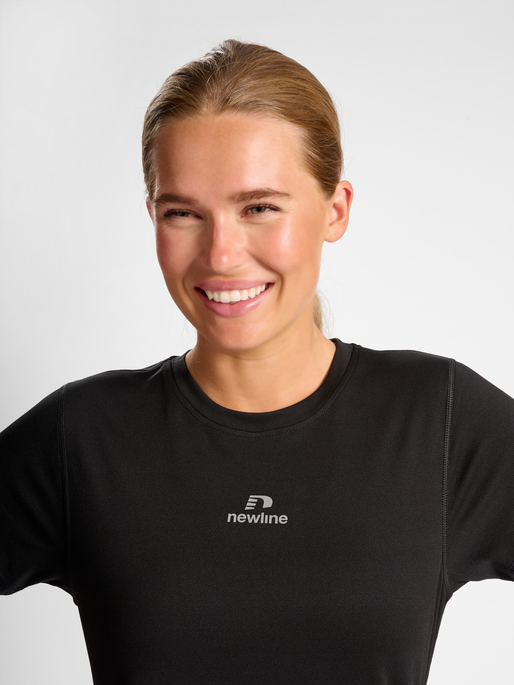 nwlBEAT POLY TEE WOMAN, 2001, model